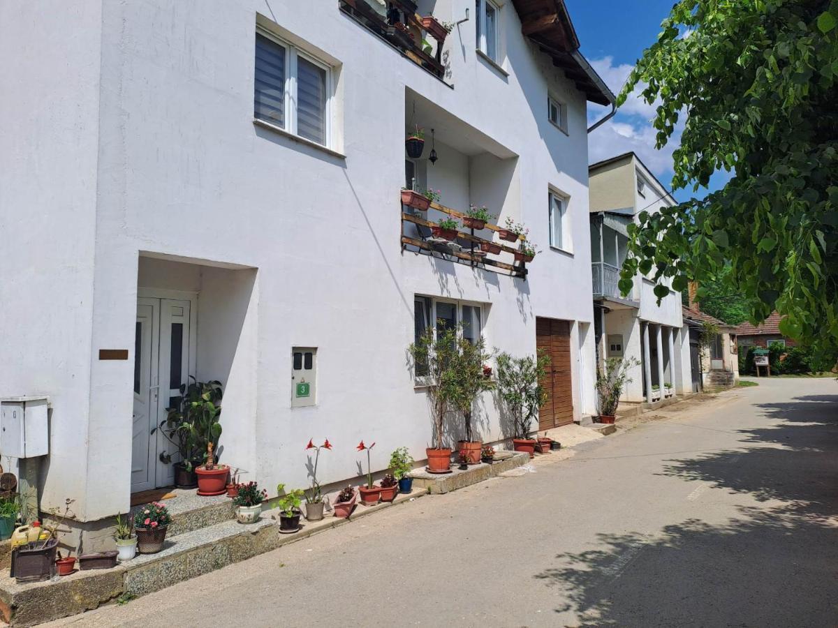 Apartman Naza Kulen Vakuf Kültér fotó